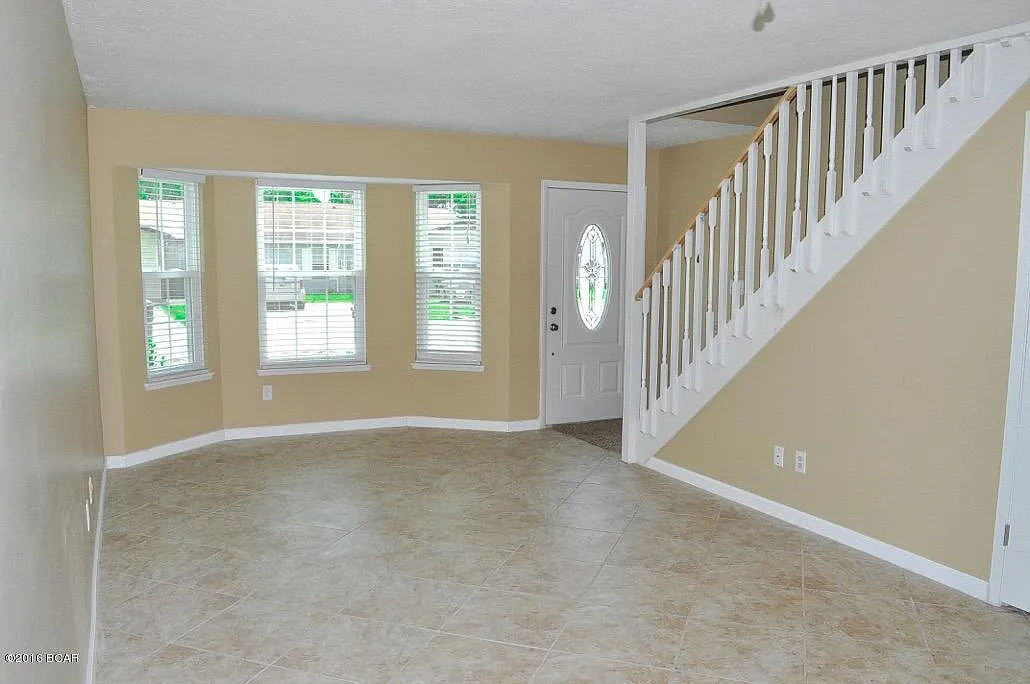 2 bed, 1.5 bath, 1007 sqft, $1,450 — Photo 3
