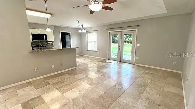 3 bed, 2.0 bath, 1350 sqft, $2,400 — Photo 4