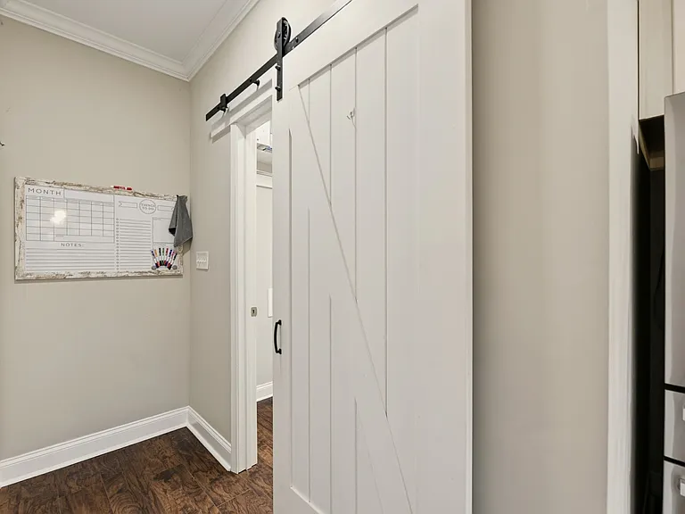 9924 Winding Hill Ln — Photo 16