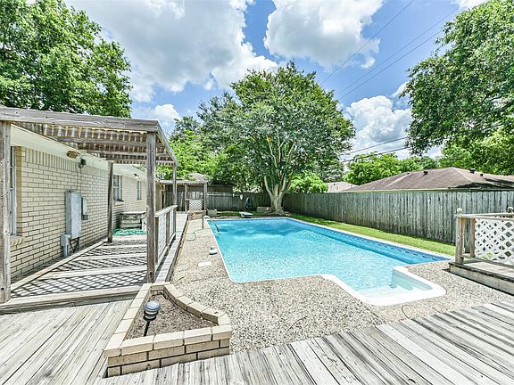 3rd image of 1411 Bellaire Blvd