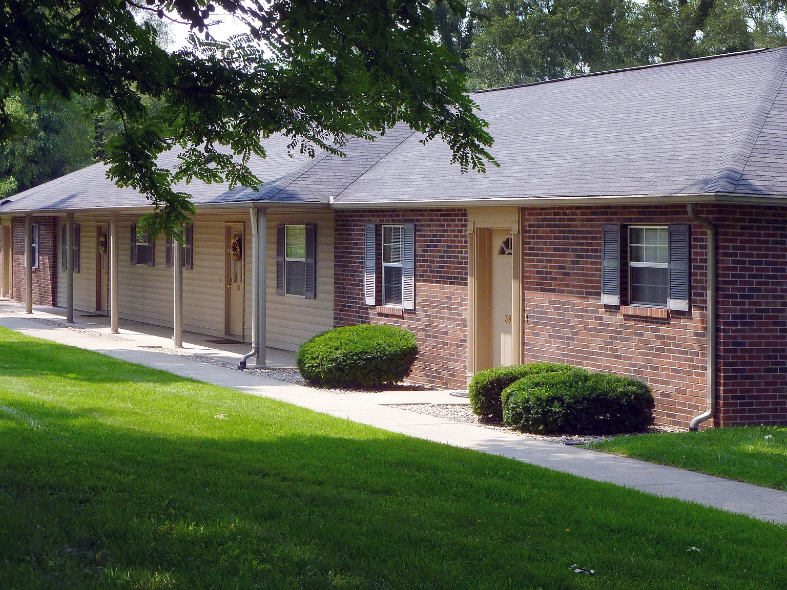 Meadowood Village Apartments — Photo 3