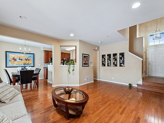 3rd image of 1582 Yellowstone Dr