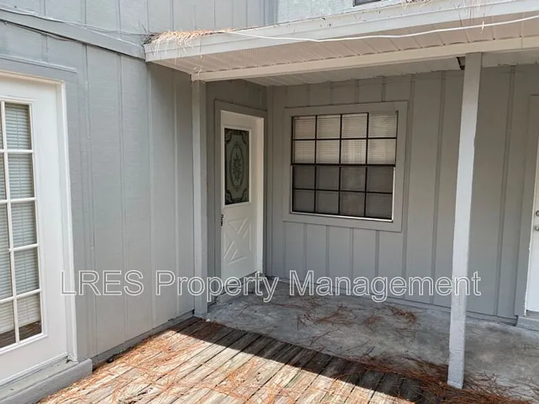 4620 Lighthouse Cir — Photo 3