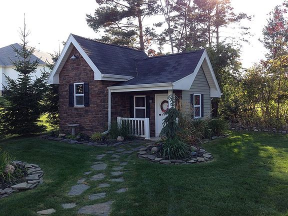4th image of 27 Taylor Dr