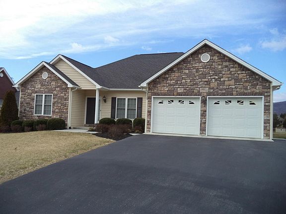 2nd image of 3828 Derby Dr
