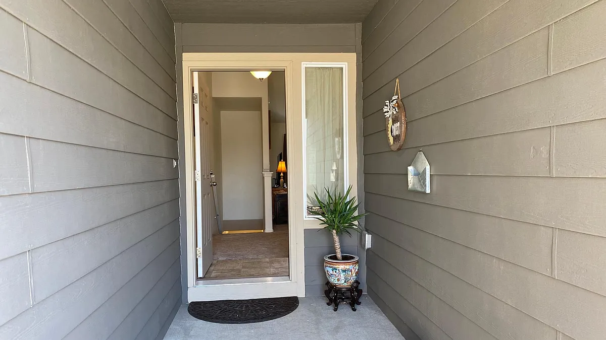 outside entryway - 1802 102nd Avenue Ct
