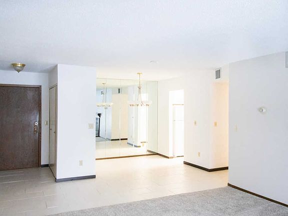 3rd image of 4100 Parklawn Ave APT 102