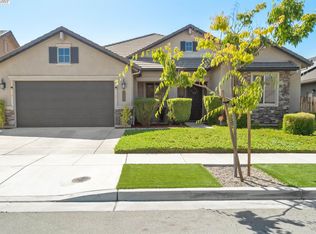 1604 Santana Ranch Dr, Hollister, CA 95023