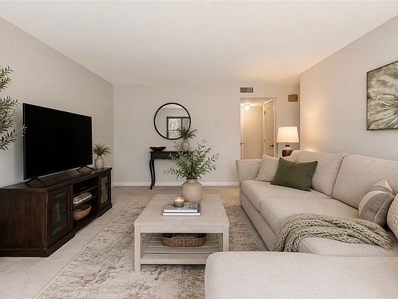 5th image of 1001 Reserve Rd APT 5