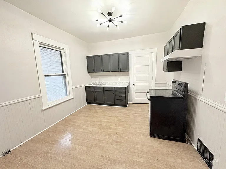 119 Winthrop St — Photo 10