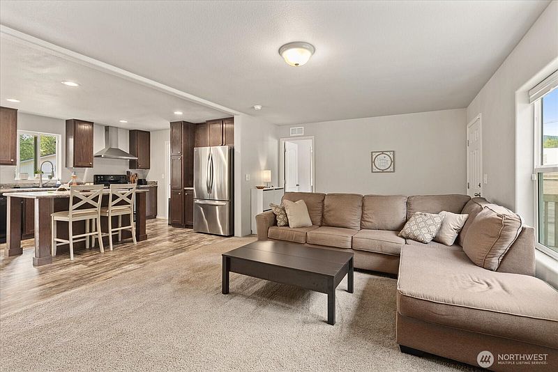 4th image of 13012 View Place