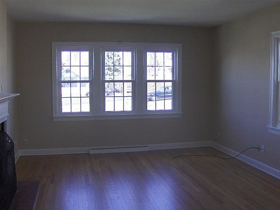 4th image of 4004 Central Ave