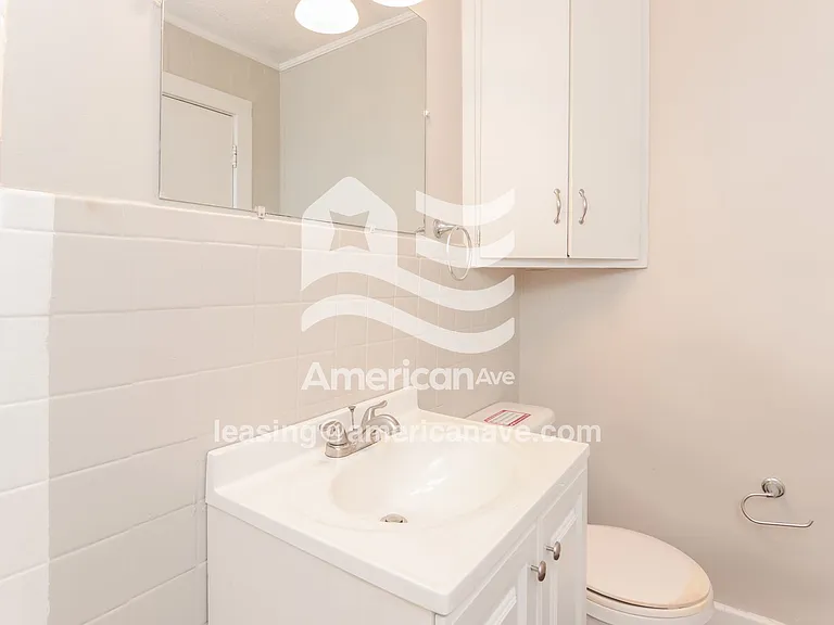 528571_014_bathroom_13948998.jpg