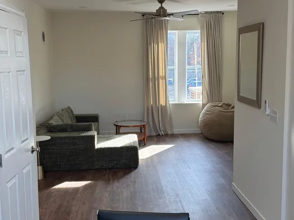 6309B Delmar Blvd #2E, Saint Louis, MO 63130