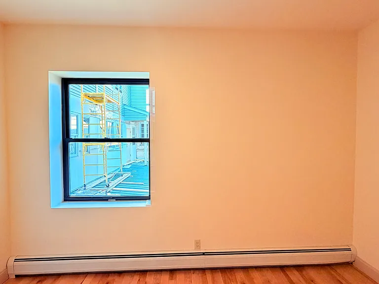 191 College St #208 — Photo 20