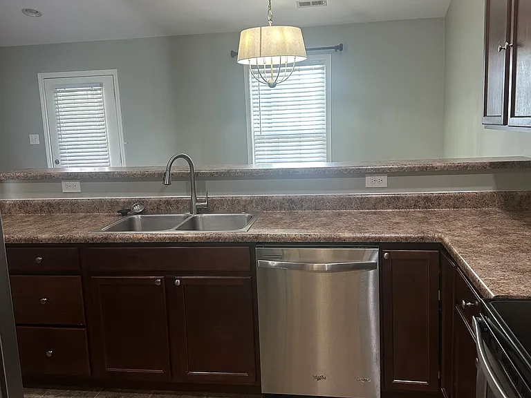 120 Cornerstone Ln — Photo 6