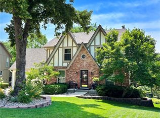 4117 NE Edgewater Ct, Lees Summit, MO 64064