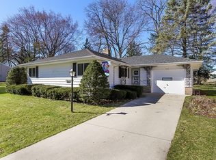 508 Hubbard Ave, Elgin, IL 60123