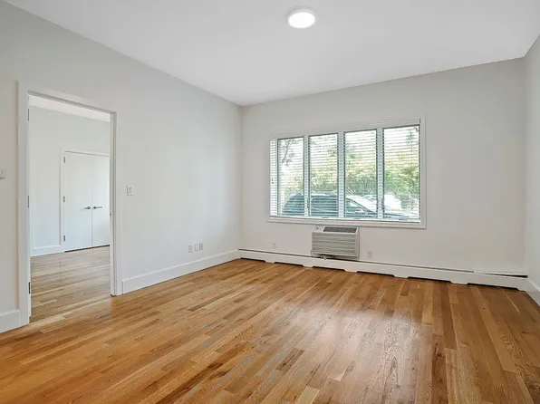 6831 Shore Rd Unit 1A, Brooklyn, NY 11220