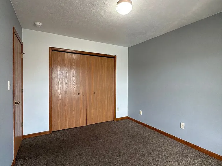 279 Woodridge Ct — Photo 15