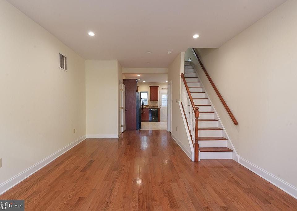 1st image of 2547 S Juniper St