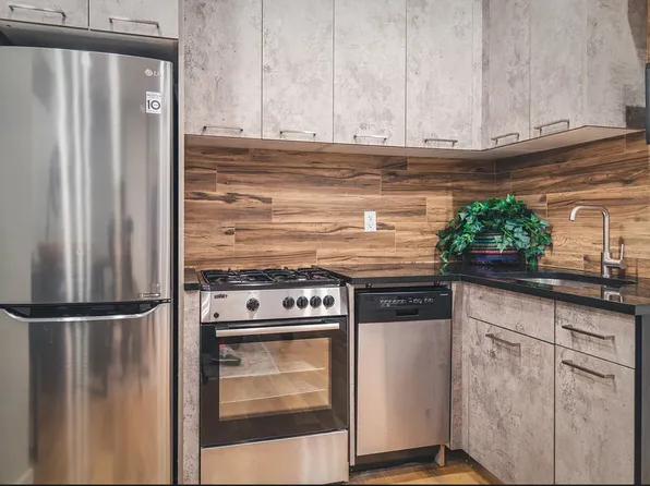 1062 Halsey Street image 8 of 10