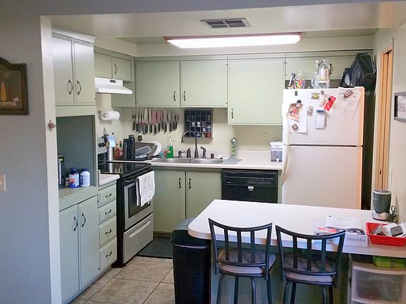 2nd image of 1222 N Placentia Ave