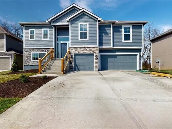 1504 N 162nd Cir, Basehor, KS 66007