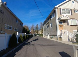 17 Saint Joseph St, New Rochelle, NY 10805