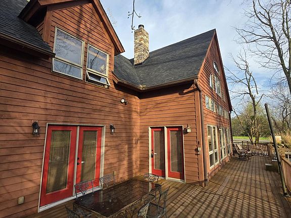 5th image of 100 Waters Edge Trl