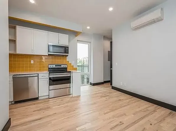 (undisclosed Address), Bronx, NY 10460