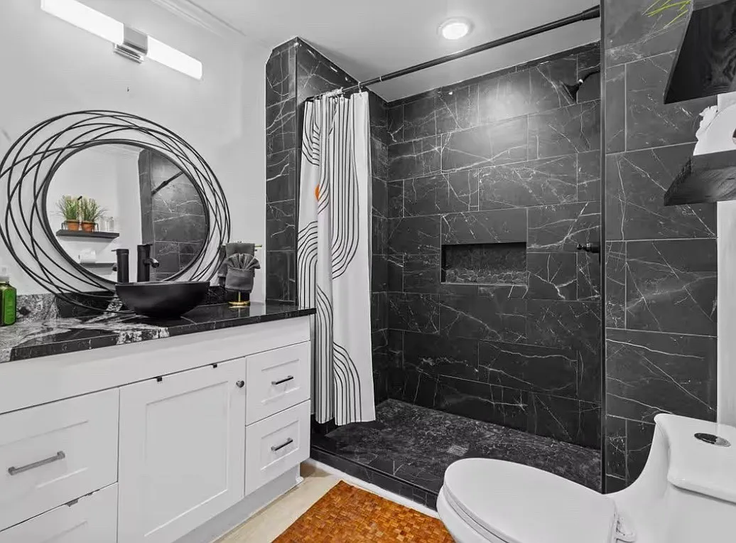 2408 Owen St — Photo 4