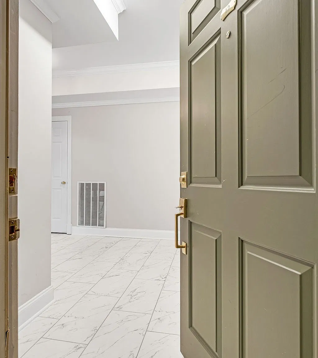 2 bed, 2.0 bath, 1187 sqft, $2,000 — Photo 2