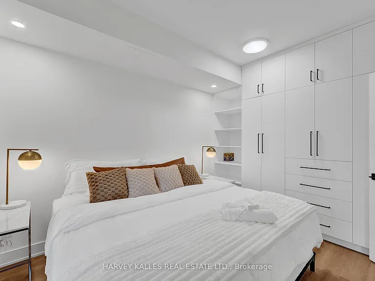 18 Yorkville Ave #1606 — Photo 18