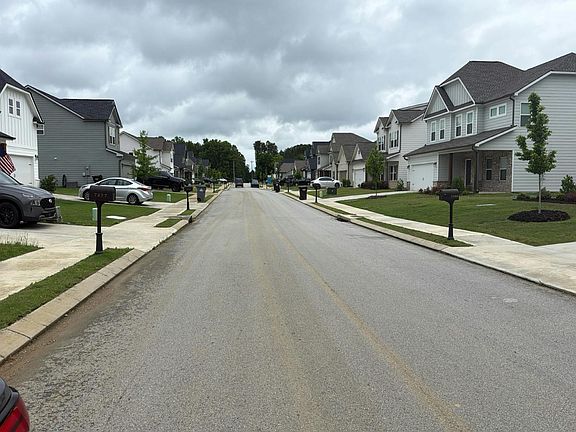 5th image of 7277 McDaniel Ln