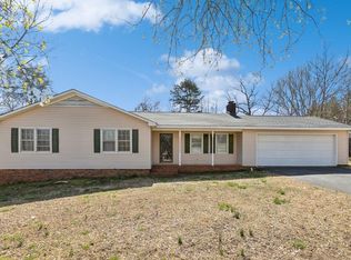 145 Willowood Dr, Spartanburg, SC 29303