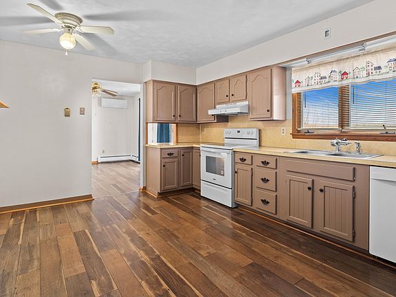 2nd image of 125 W 6th Ave