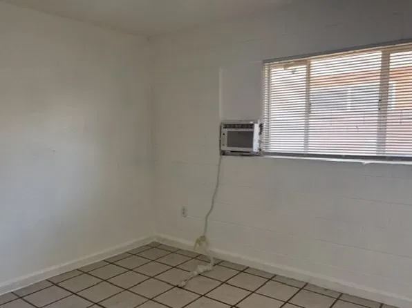 342 Fremont St Unit C, Delano, CA 93215