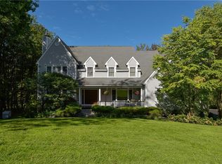 40 Random Farms Cir, Chappaqua, NY 10514