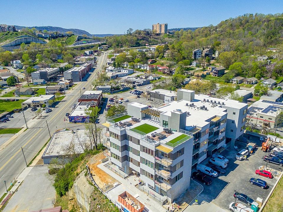 1st image of 411 Fairpoint St #201
