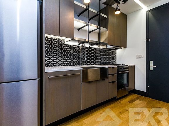 3rd image of 82 Jefferson St #2BB
