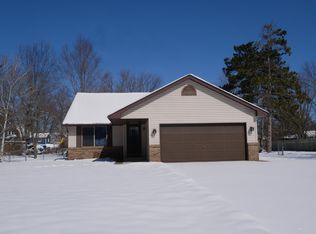 6166 Oak St, North Branch, MN 55056