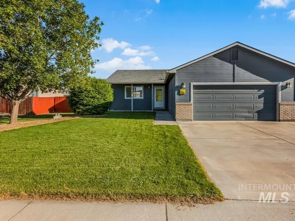 1705 Peregrine Dr, Mountain Home, ID 83647