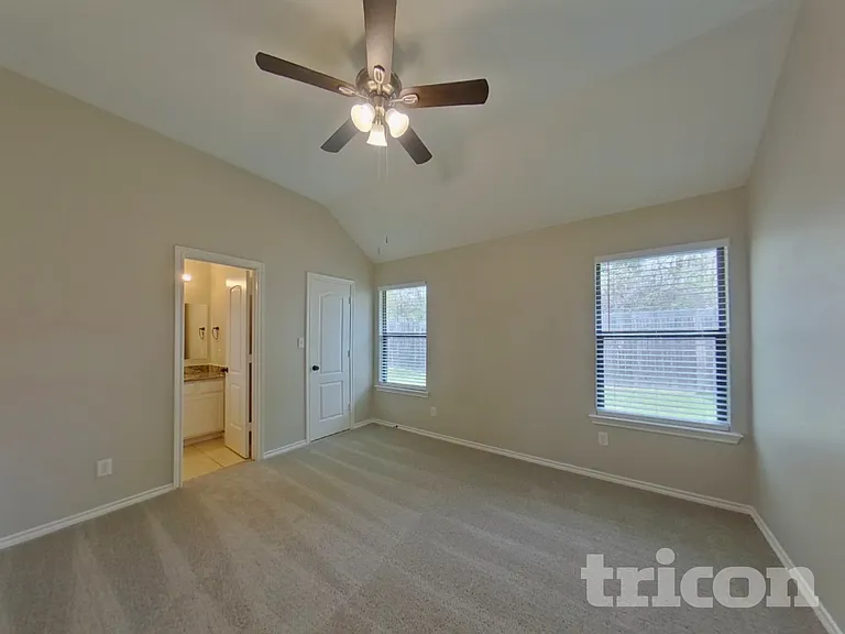 108 Parkwood Ct — Photo 7