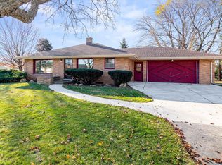 535 W Dekora St, Saukville, WI 53080