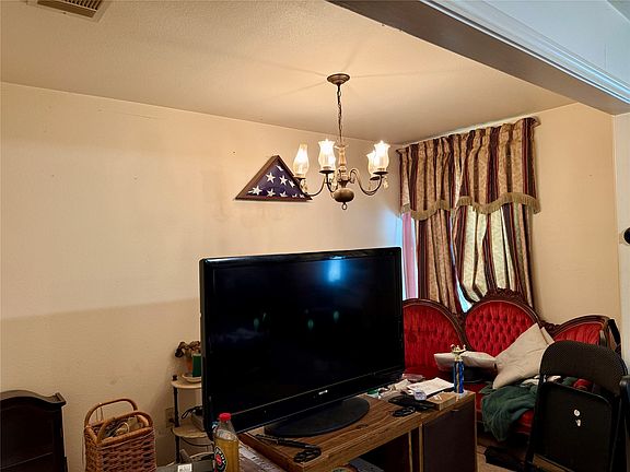 5th image of 1313 S Rockwall Ave