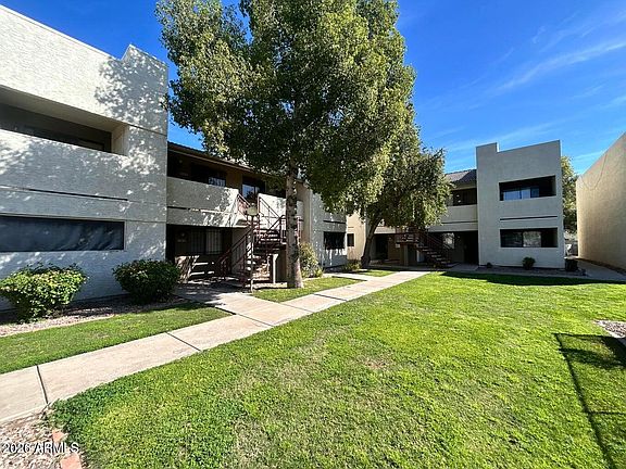 3rd image of 3301 E Earll Drive #219