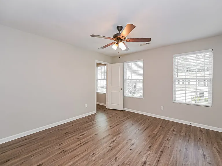 4004 Alicia Ln — Photo 13
