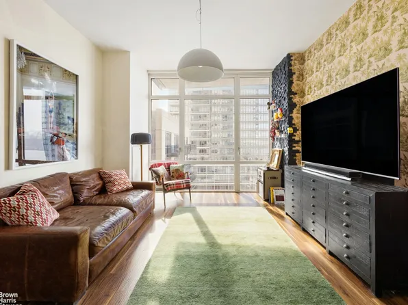 22 North 6th Street image 1 of 14