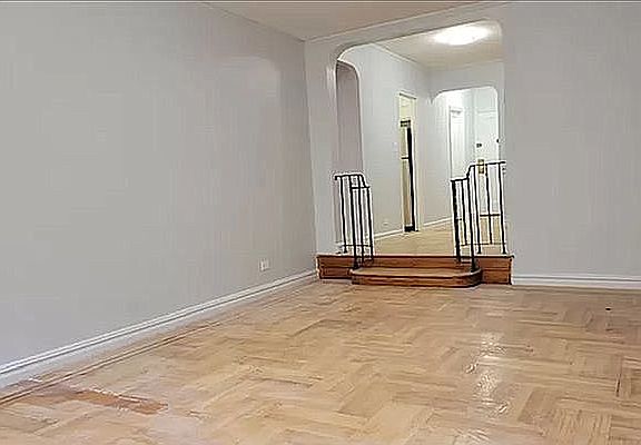 3rd image of 729 W 186th St #2A